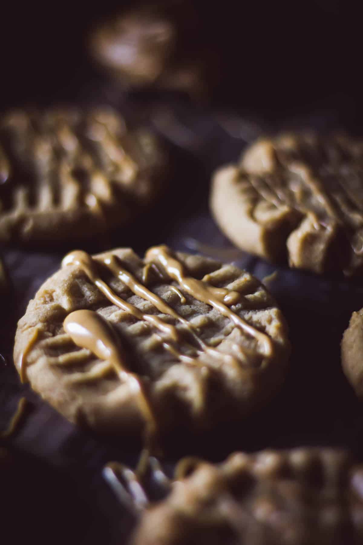 peanut butter cookie with peanut butter drizzle