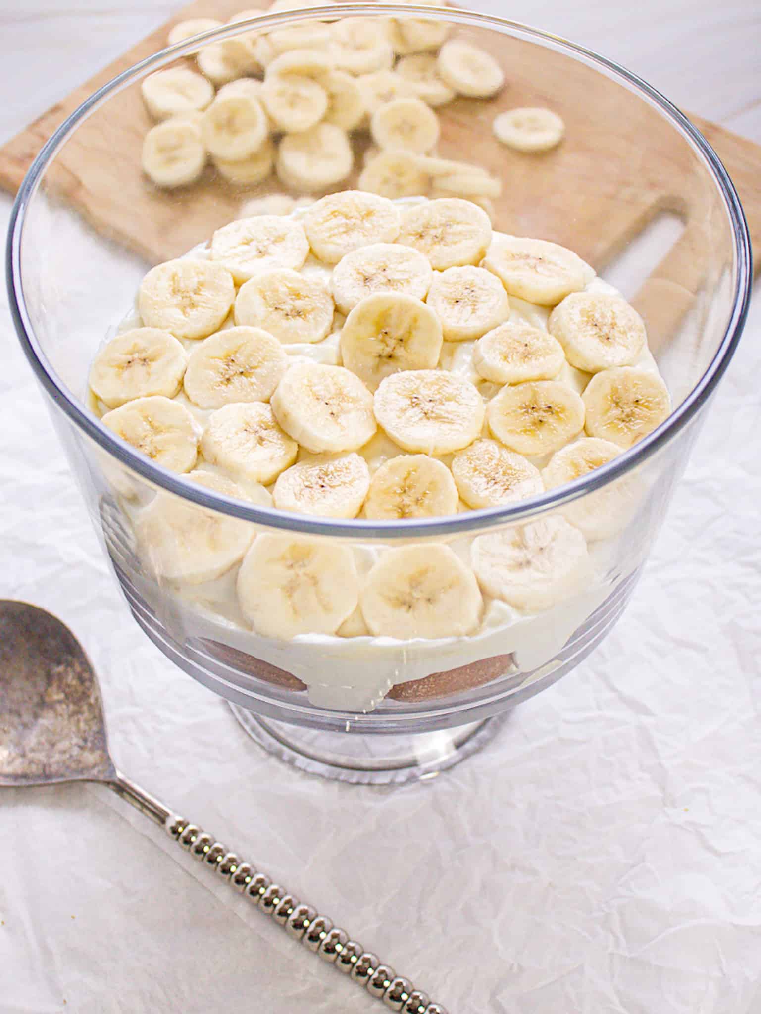 Layer of bananas on top of pudding layer